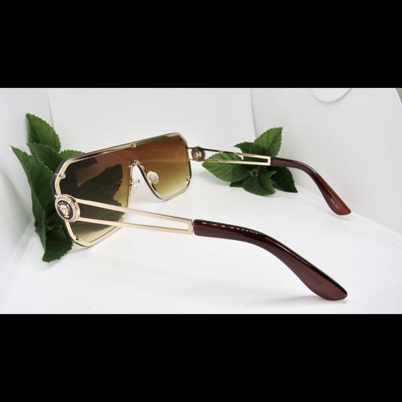 Oversized Sunglasses - Picture 4 of 15